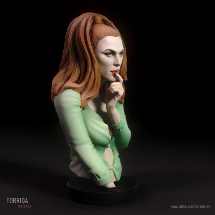 Female Bust 4 - Torrida Minis - Dark Forge Arts